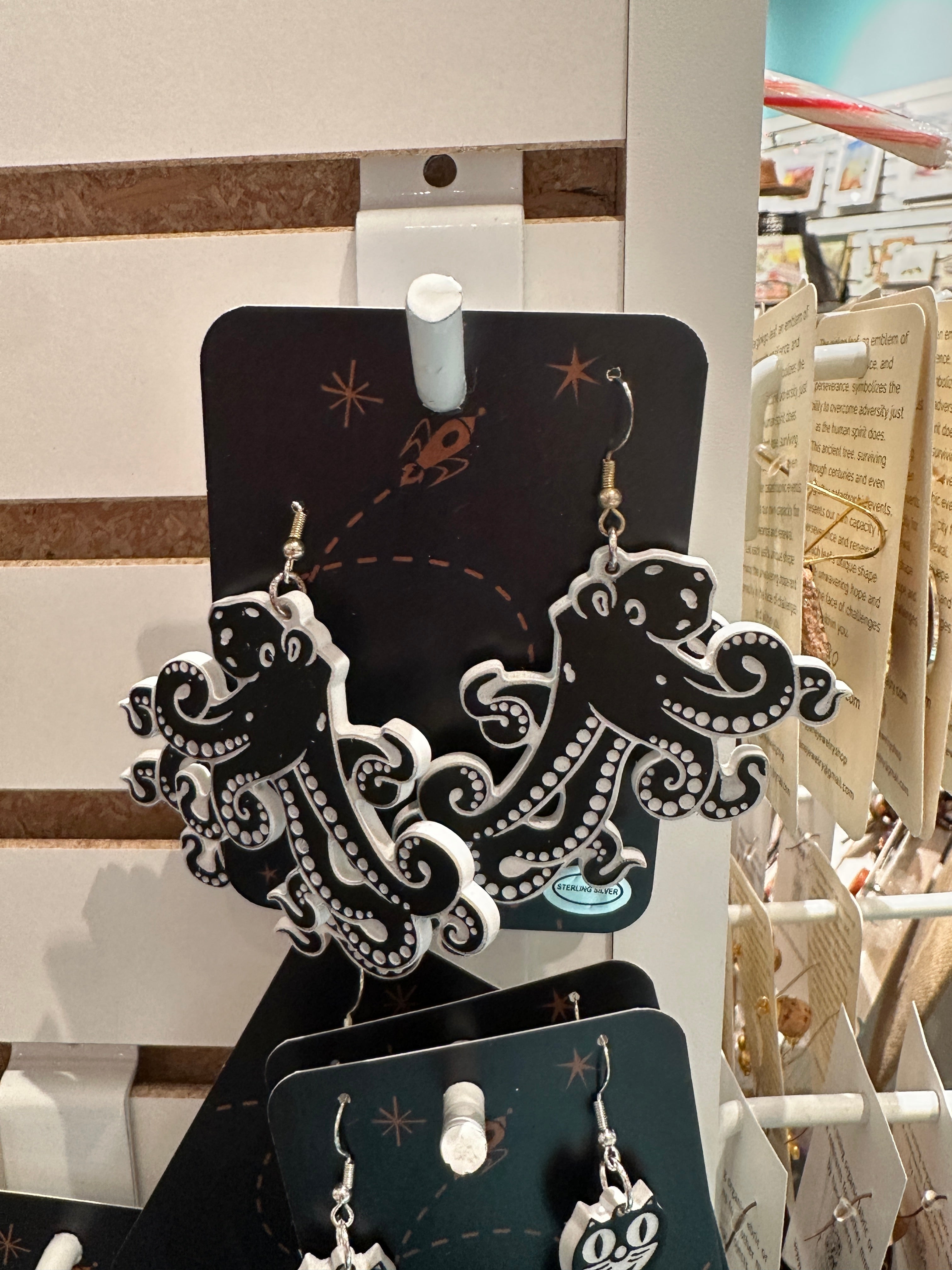 McGee Planet: Earrings